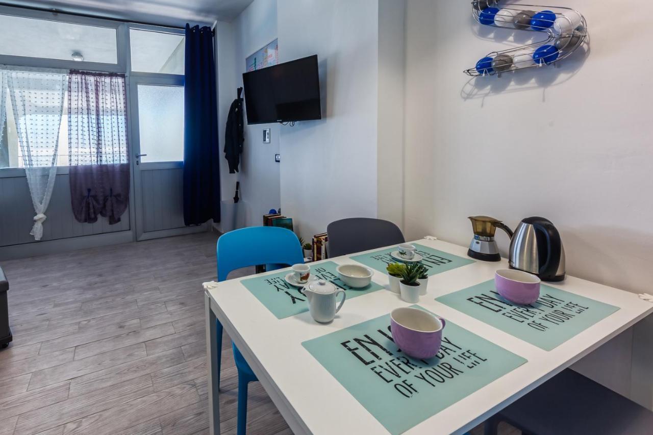 Casaviva - Grazioso Bilocale Sul Mare A Ospedaletti Apartment Exterior photo